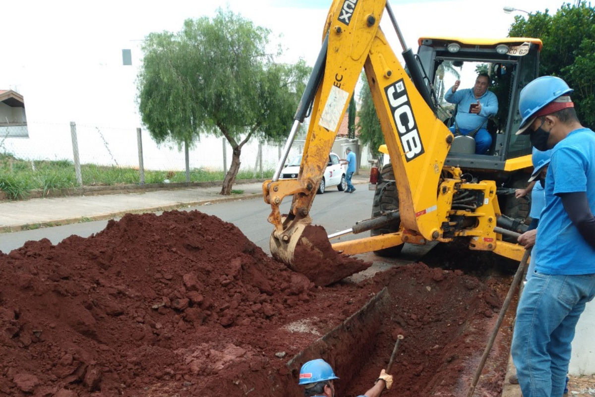 Programa Água na Torneira: DAE executa troca de rede Rua Sergipe
