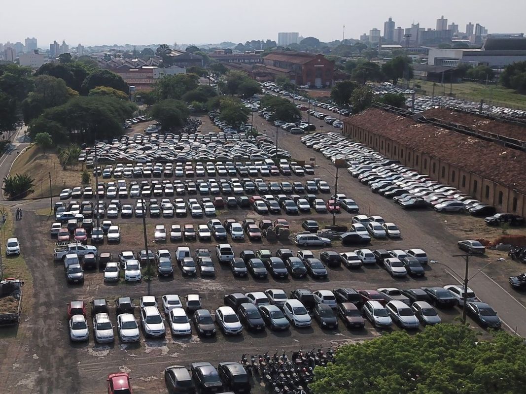 Leilão reúne 259 veículos apreendidos na Emdec Campinas (SP)