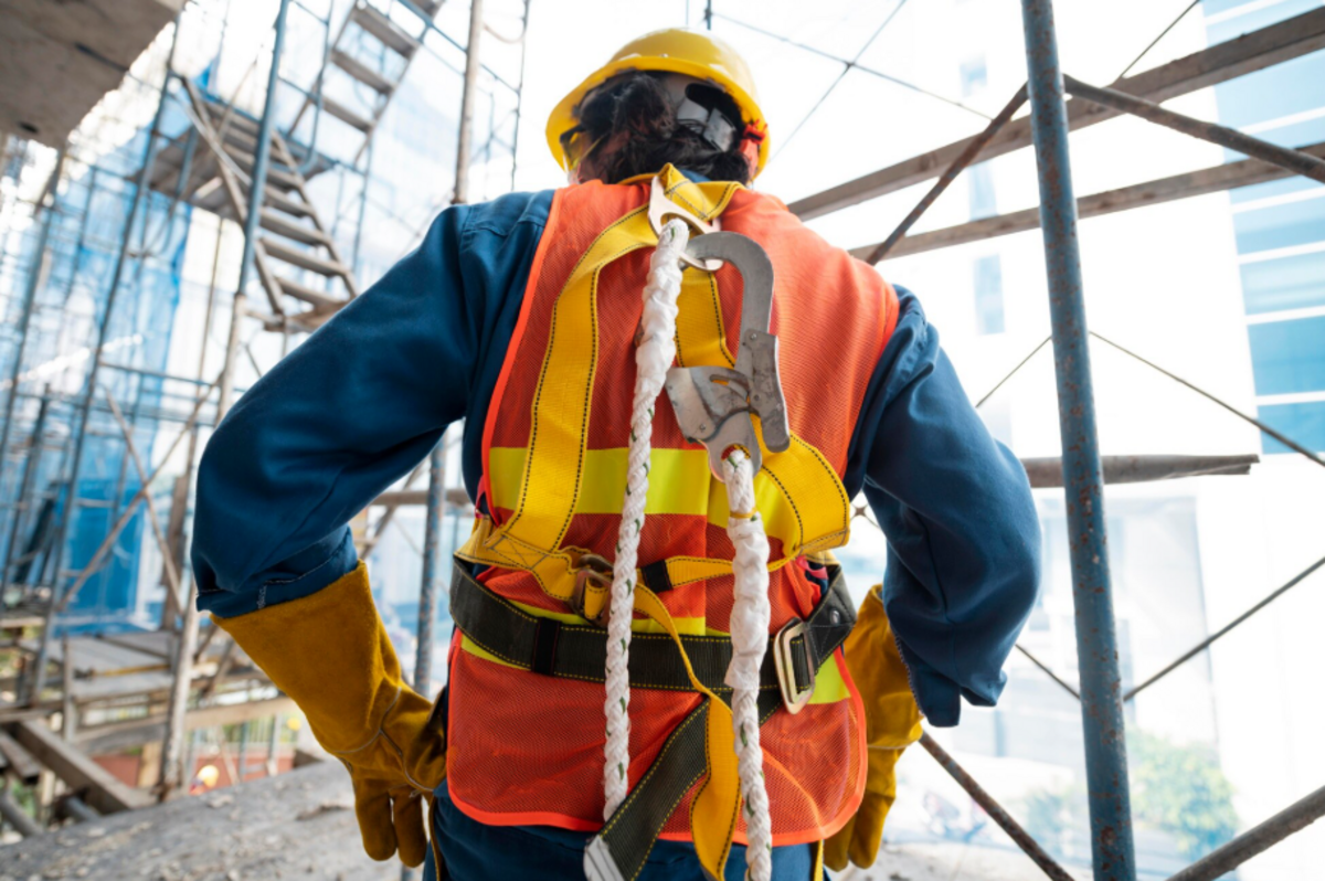 Atualização da NR-18 reforça segurança em obras de demolição