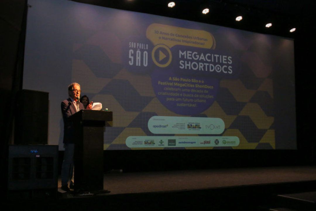 Dupla comemoração exibiu melhores curtas de festival global
