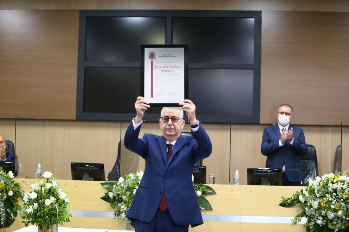 Chico Sardelli é empossado prefeito de Americana e reforça discurso de unidade pela cidade
