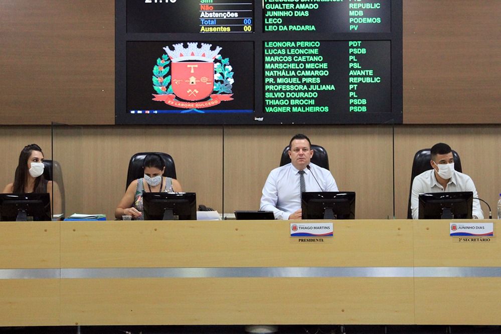 Aprovada lei que permite compra de vacinas contra Covid-19