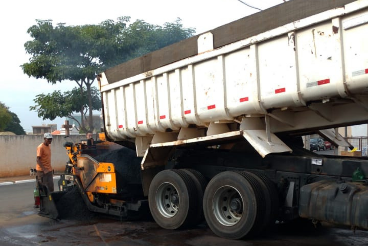 Prefeitura inicia recape na Rua Primeiro de Maio