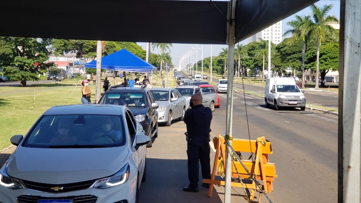 Drive thru do Portal vacina idosos de 60 a 62 anos a partir desta quarta-feira