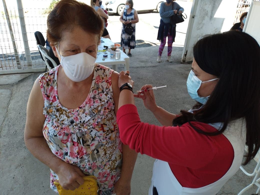 Mais 370 pessoas são vacinadas contra a Covid-19 em Americana