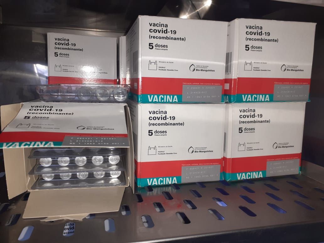 Americana recebe vacina para imunizar pessoas com comorbidades de 40 a 44 anos