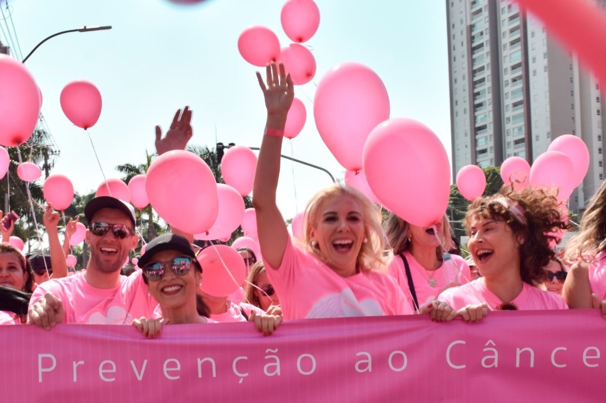Rosa do Bem começa troca de vale-camiseta por alimentos
