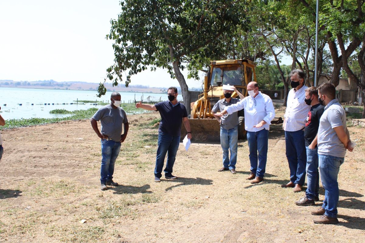 Orla da Praia Azul recebe ações de revitalização