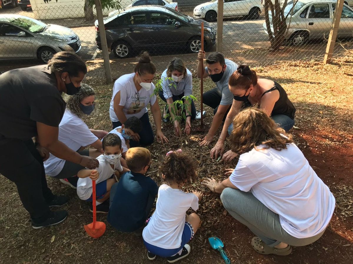 Secretarias de Meio Ambiente e de Educação fazem parceria para projeto Jardim Sensorial