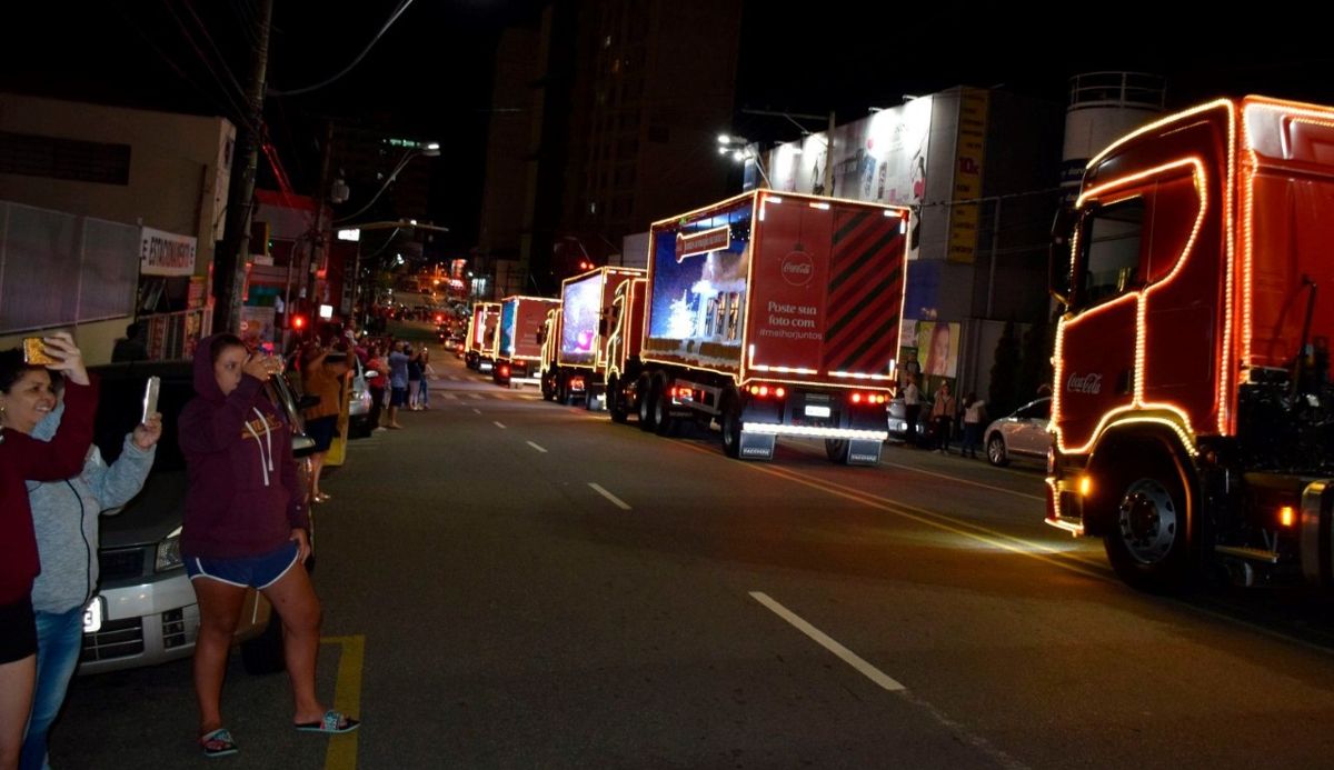 Caravana de Natal da Coca-Cola passa por Americana no domingo