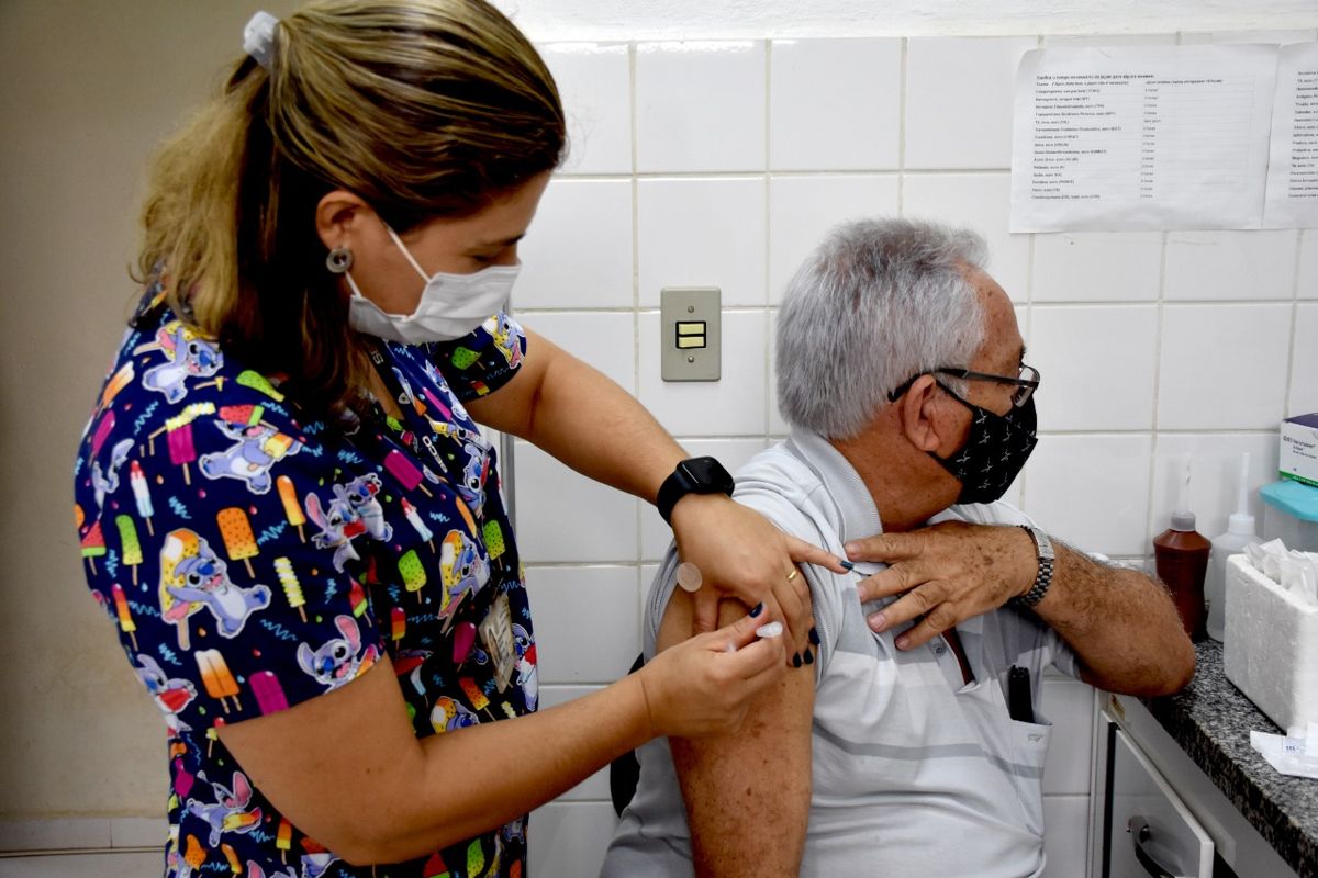 Americana ultrapassa a marca de 430 mil doses aplicadas da vacina contra Covid-19