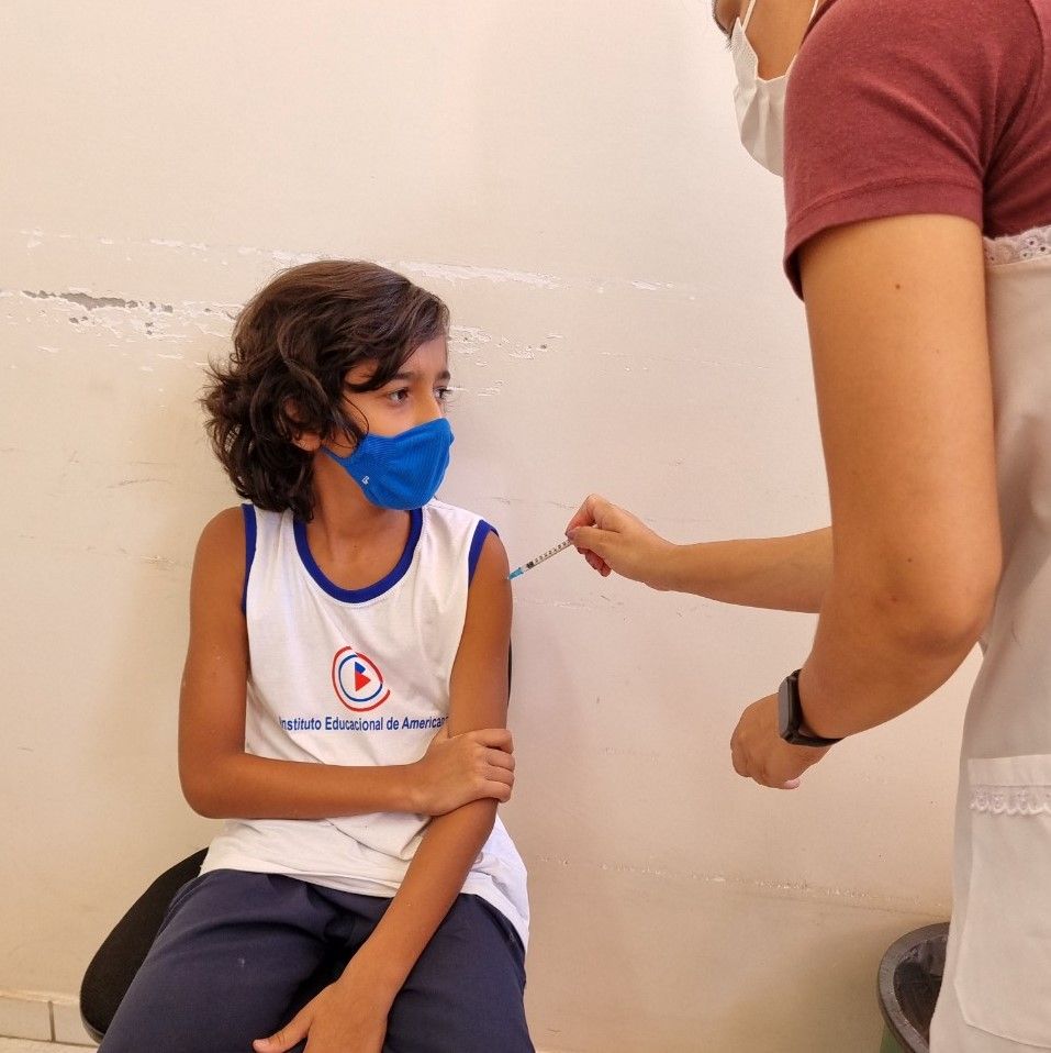 Vacinação contra a Covid-19 prossegue neste sábado