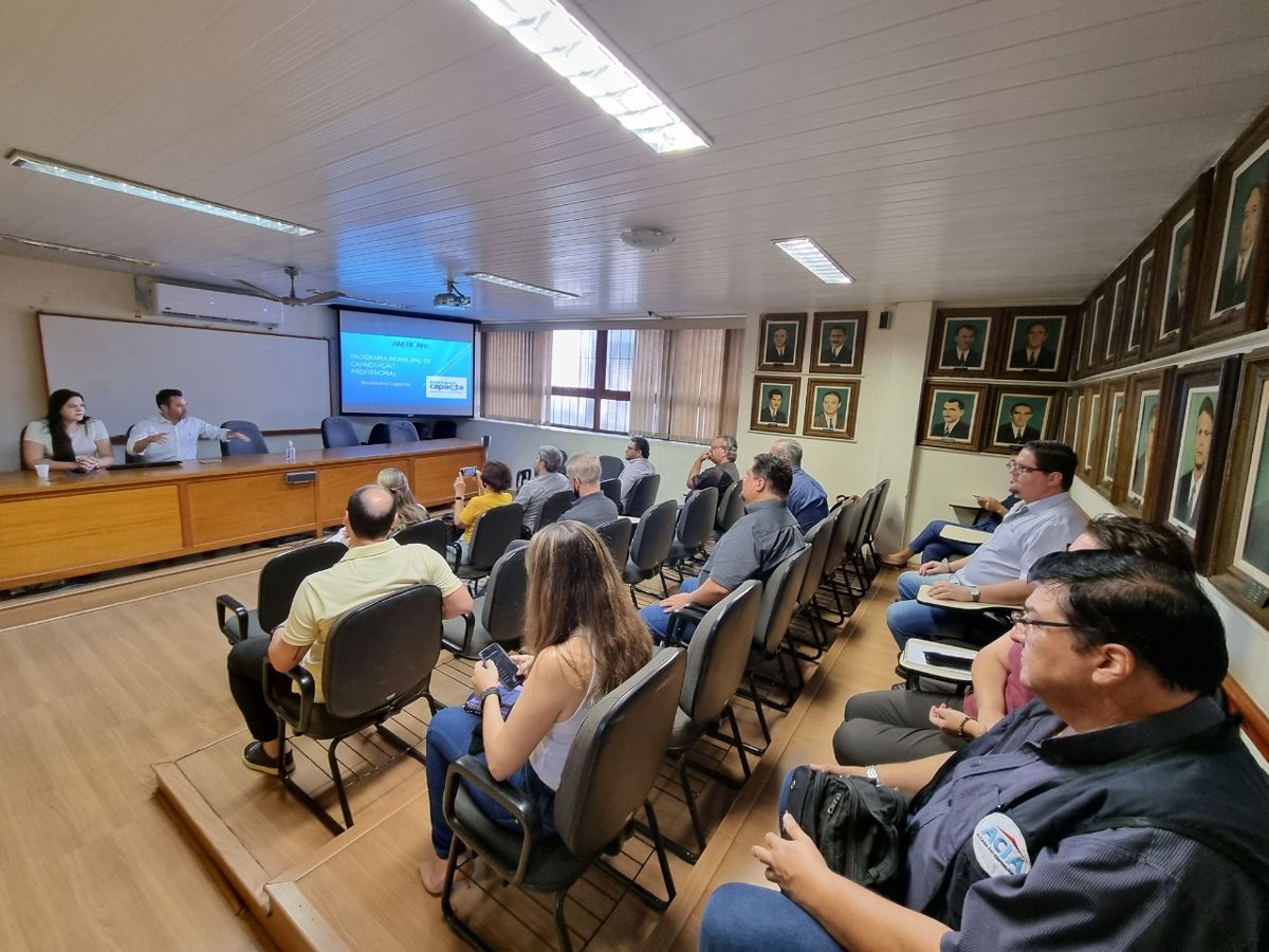 Prefeitura começa a formatar novo programa de capacitação profissional
