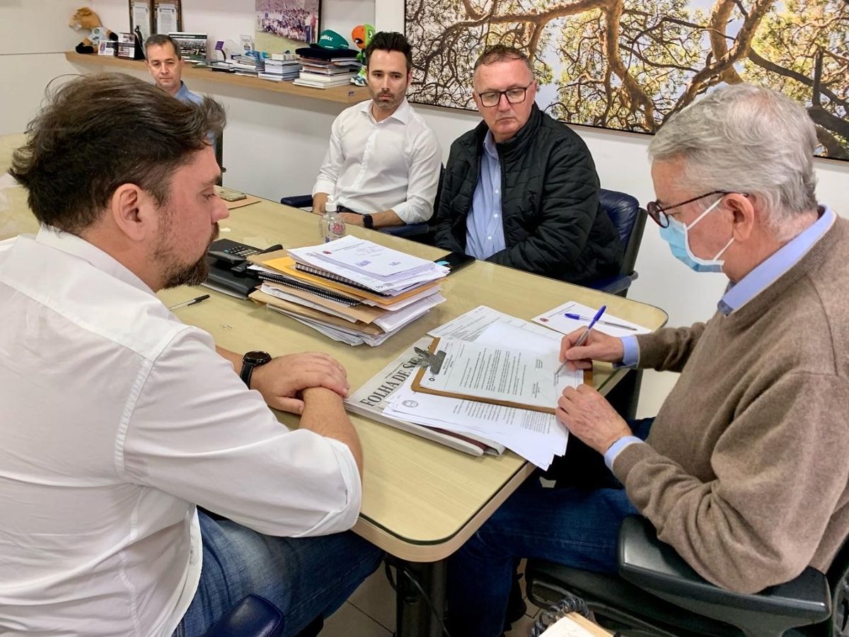 Área ao lado do Mercado Municipal será transformada em estacionamento