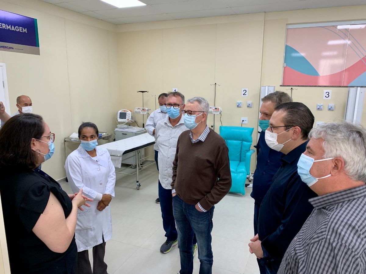Prefeito Chico Sardelli visita Unacon e Centro Cirúrgico do HM