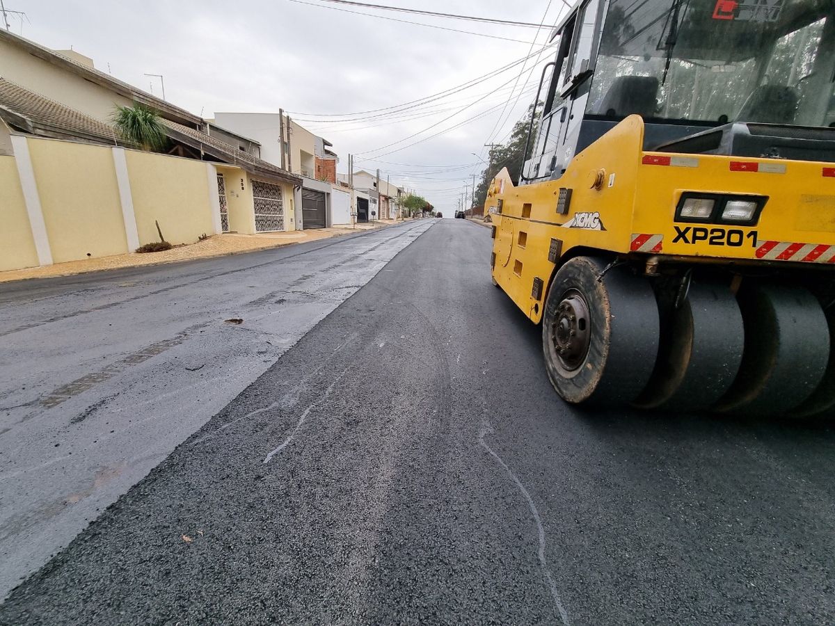 Obras de recapeamento asfáltico prosseguem na região do Jardim Boer