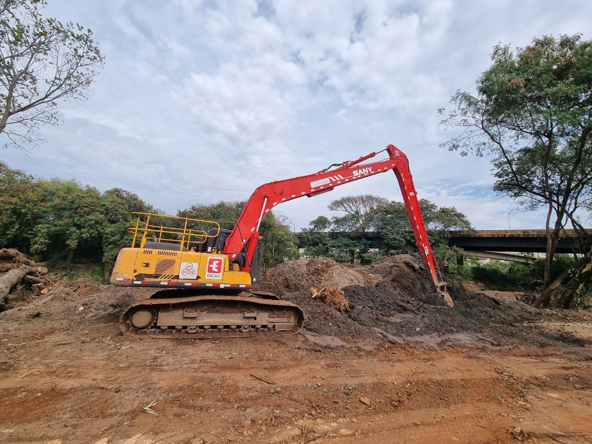 Ação “Rios Vivos” prossegue com desassoreamento no Ribeirão Quilombo