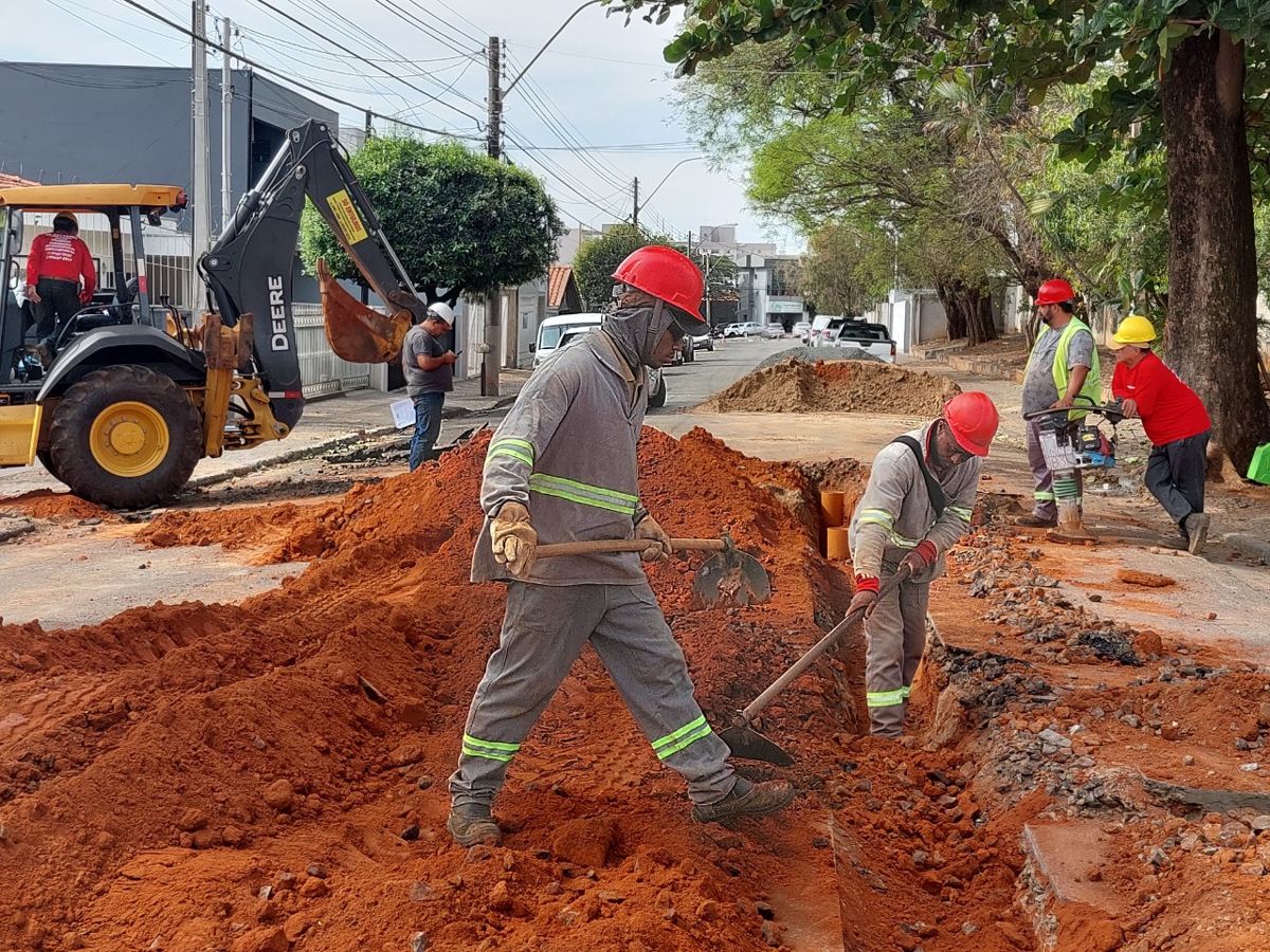 Troca de rede de água avança no Jardim São Paulo e São Vito