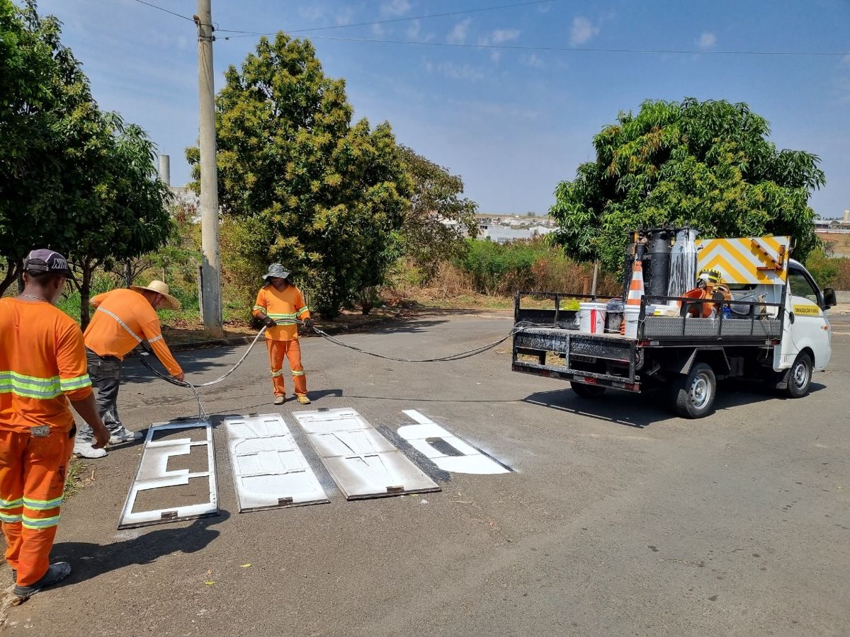 Ruas do Boer recebem novas sinalizações viárias para um trânsito mais seguro