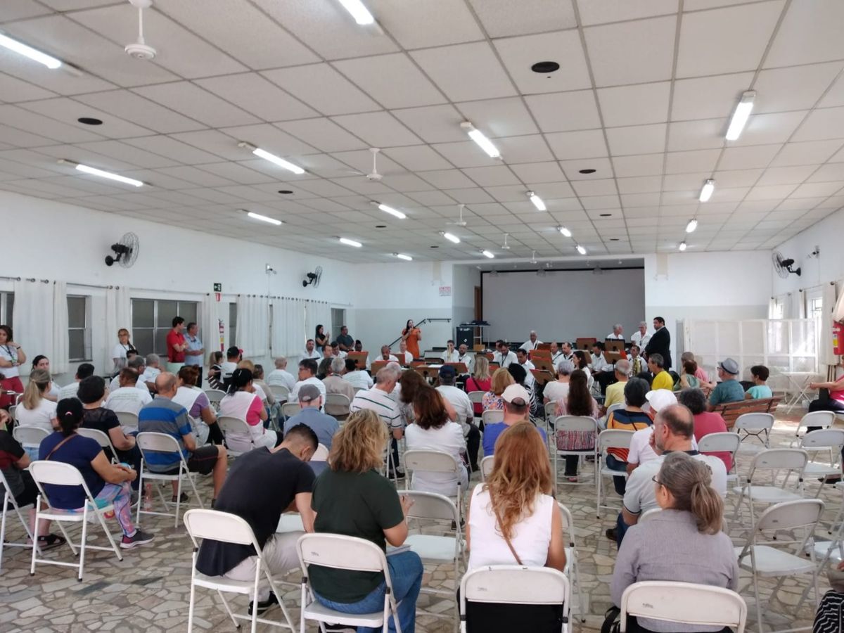 Banda Municipal apresenta "Concerto para Terceira Idade" em Centro Comunitário