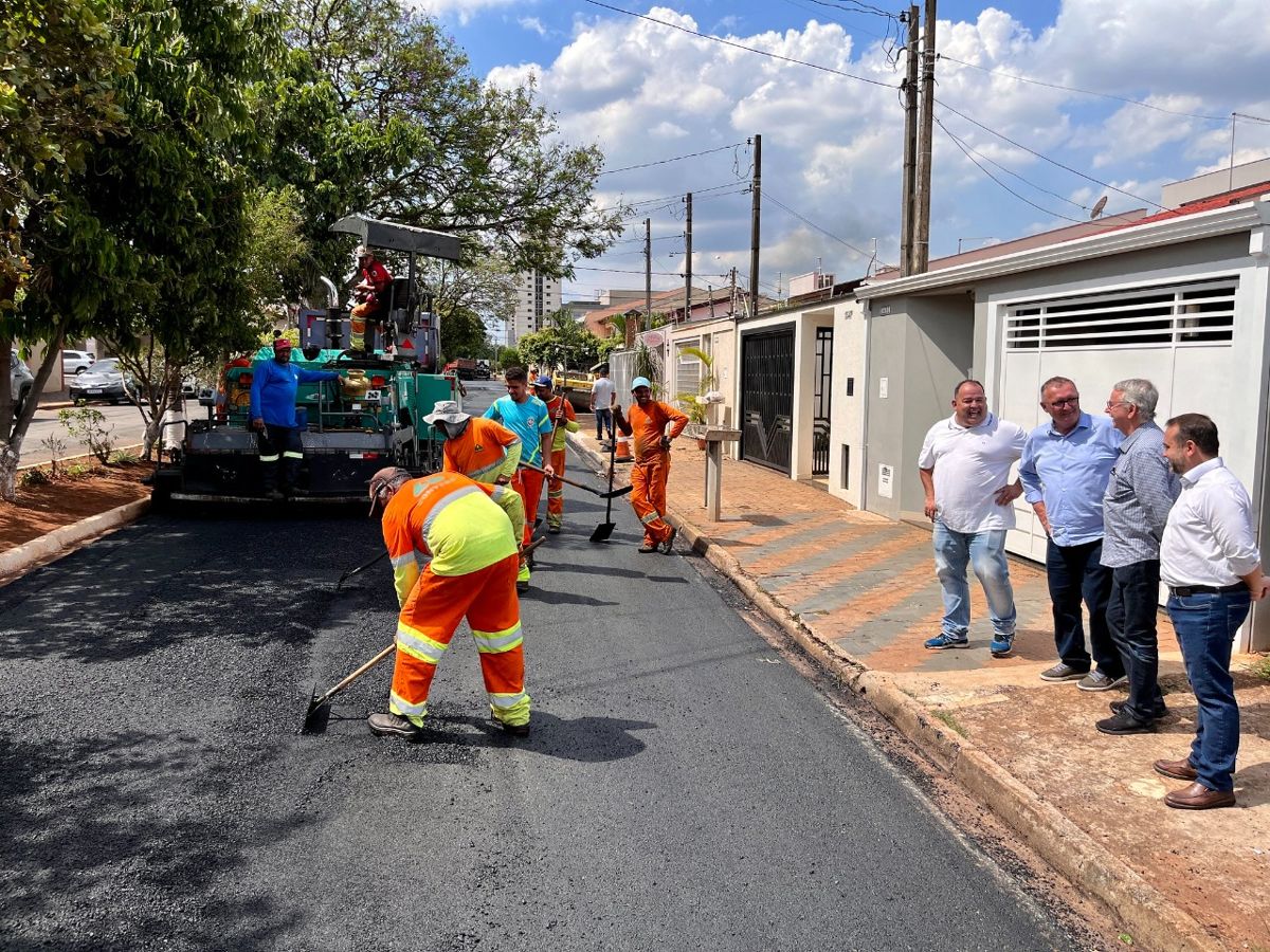 Avenida Armando Sales de Oliveira recebe obras do recapeamento asfáltico