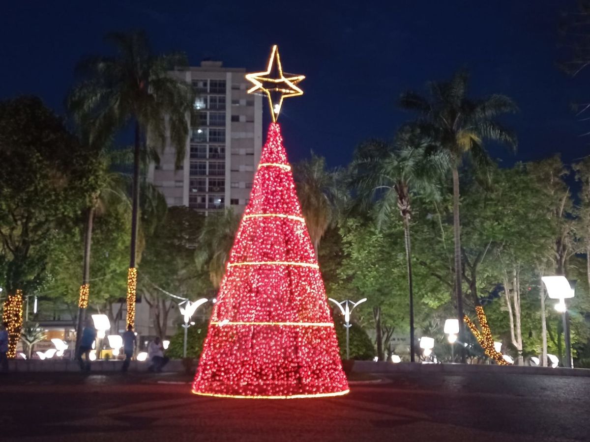 Iluminação de Natal será lançada quarta-feira na Praça Comendador Müller