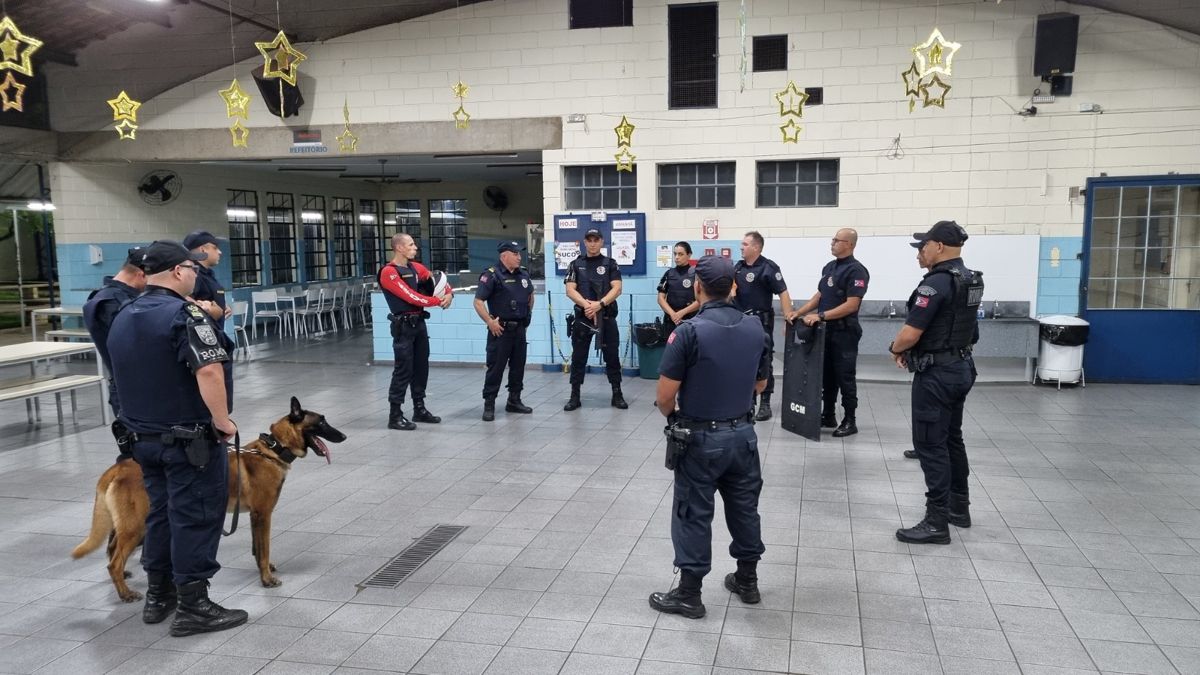 Gama faz simulações de atendimento a ocorrências em escolas
