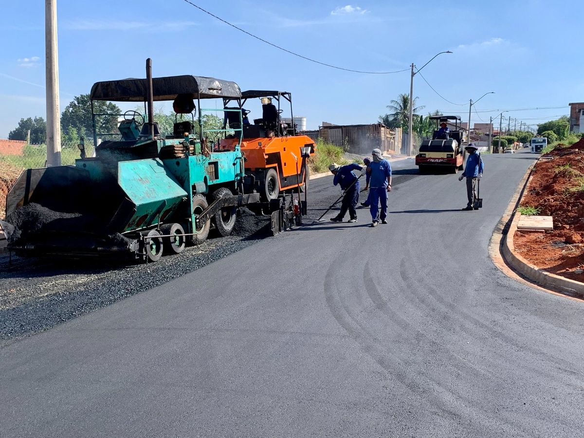 Prefeitura conclui pavimentação no Jardim dos Lírios
