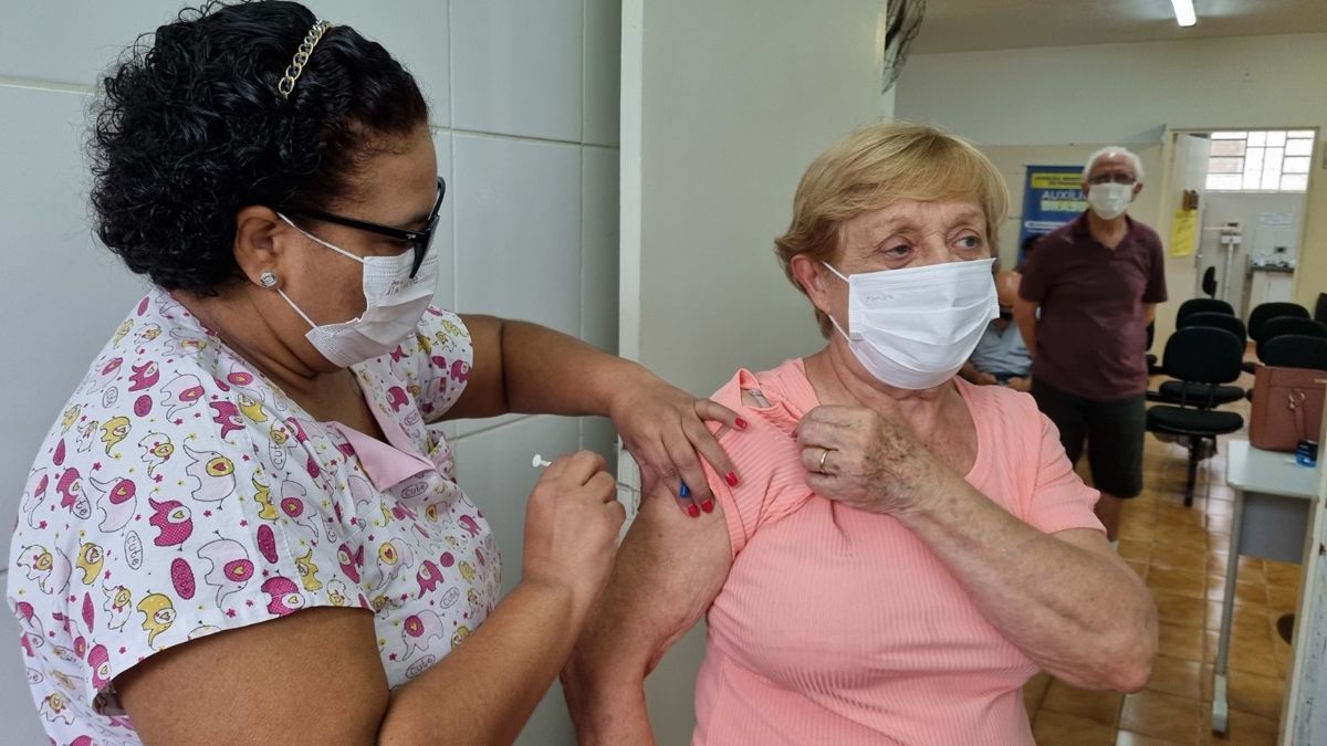 Americana prorroga a campanha de vacinação contra a gripe