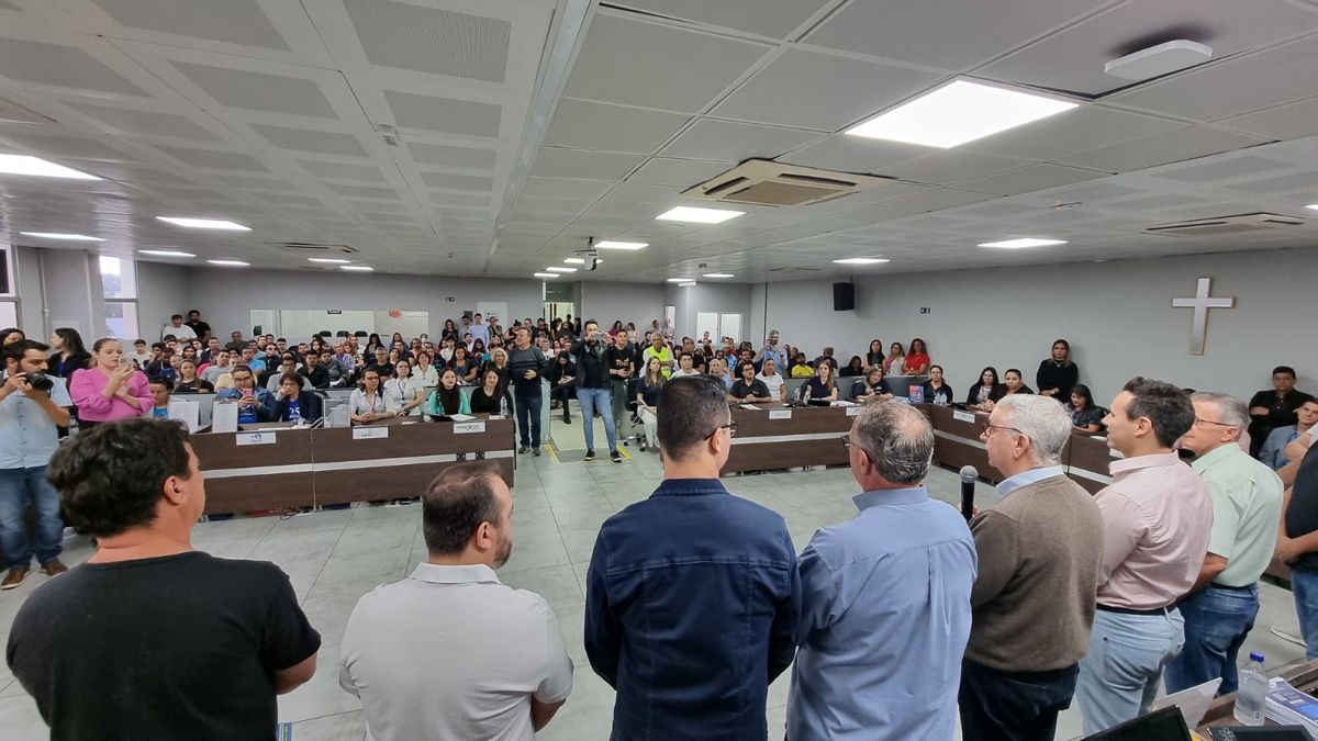 “Emprega Americana” atrai quase 3 mil pessoas de toda a região