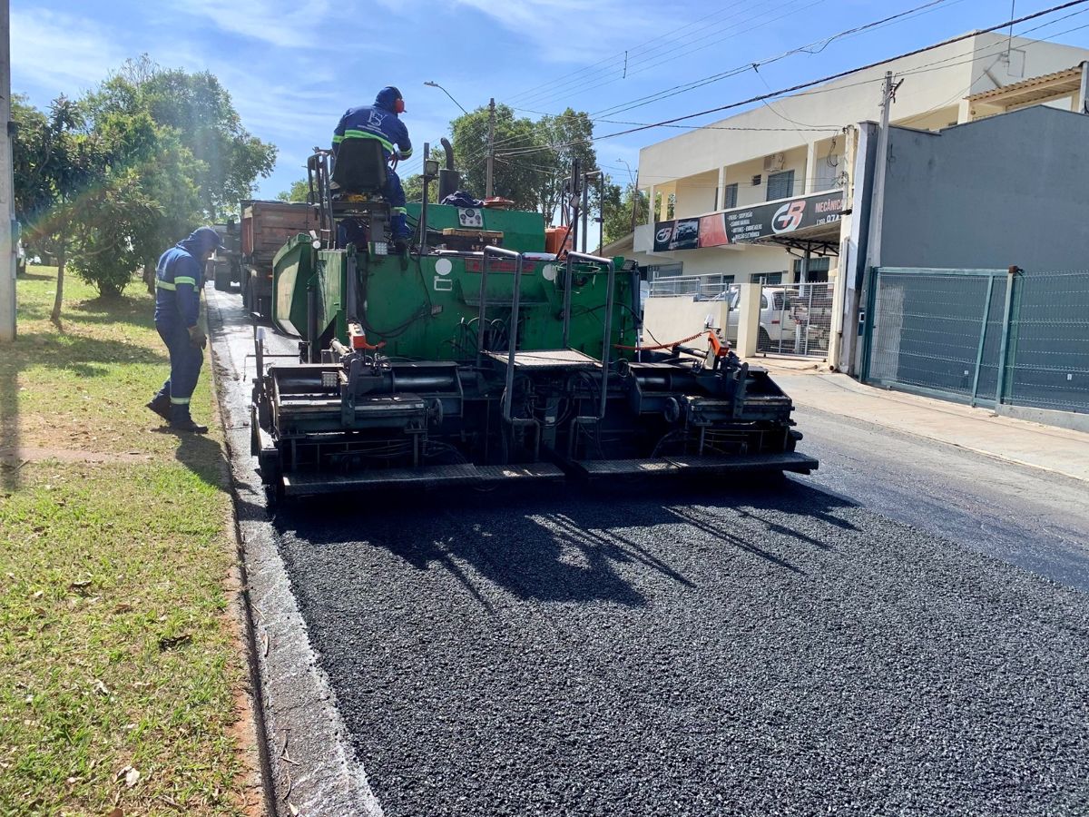 Prefeitura inicia recapeamento da Rua Florindo Cibin no Morada do Sol