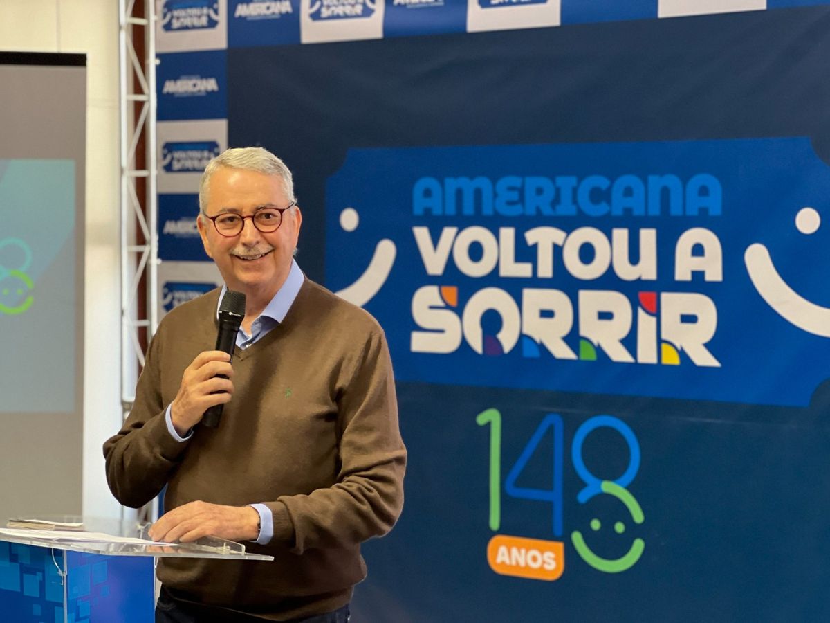 'Americana voltou a sorrir': Chico lança marca e programação especial de aniversário
