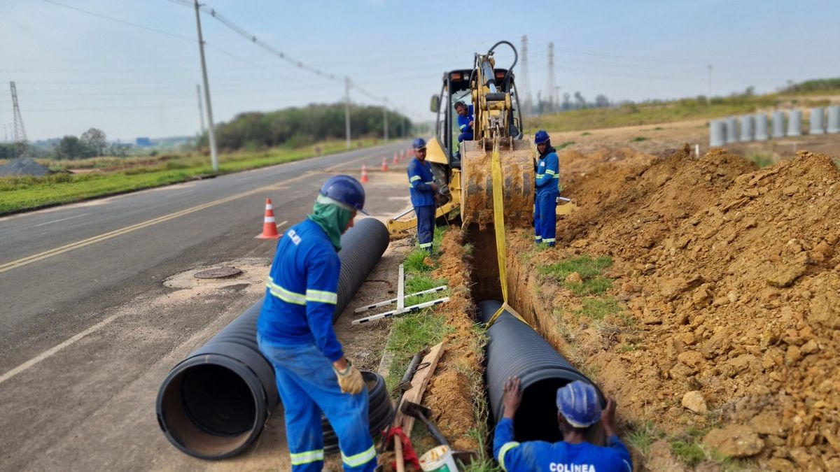 Avançam as obras de saneamento do esgoto da Gruta Dainese