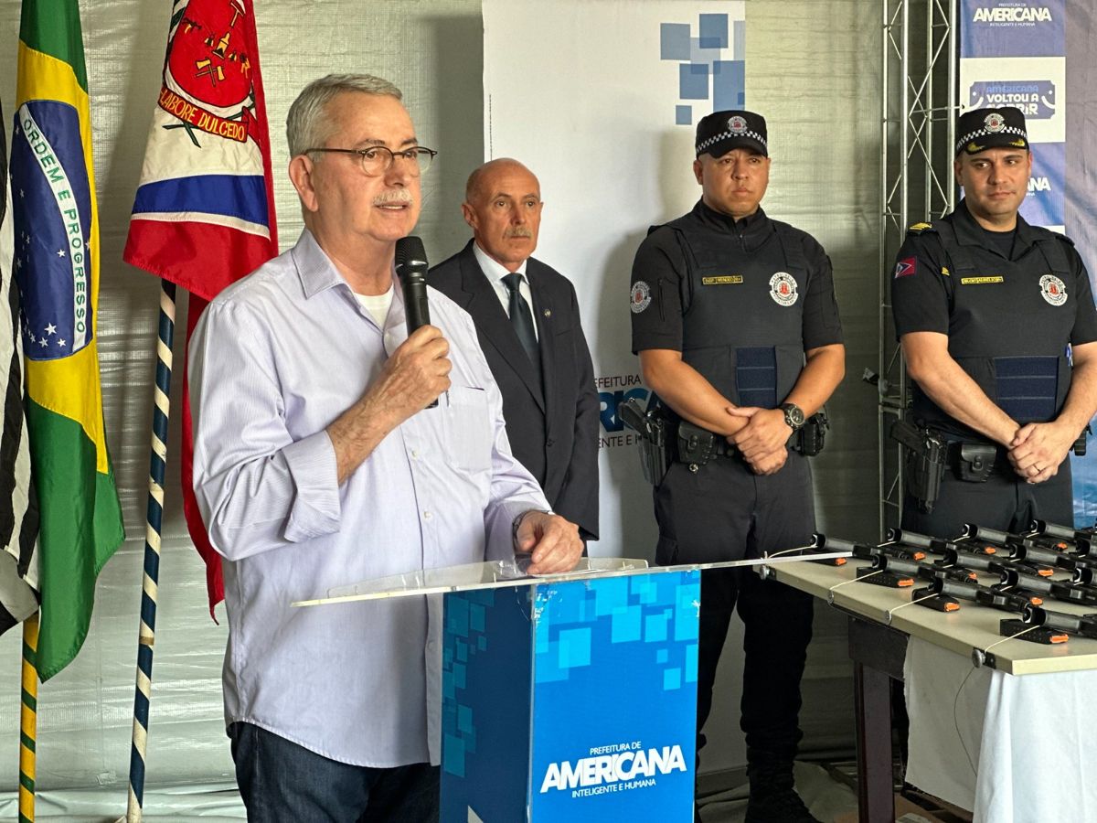 Prefeito Chico entrega 120 pistolas Glock para a Guarda Municipal