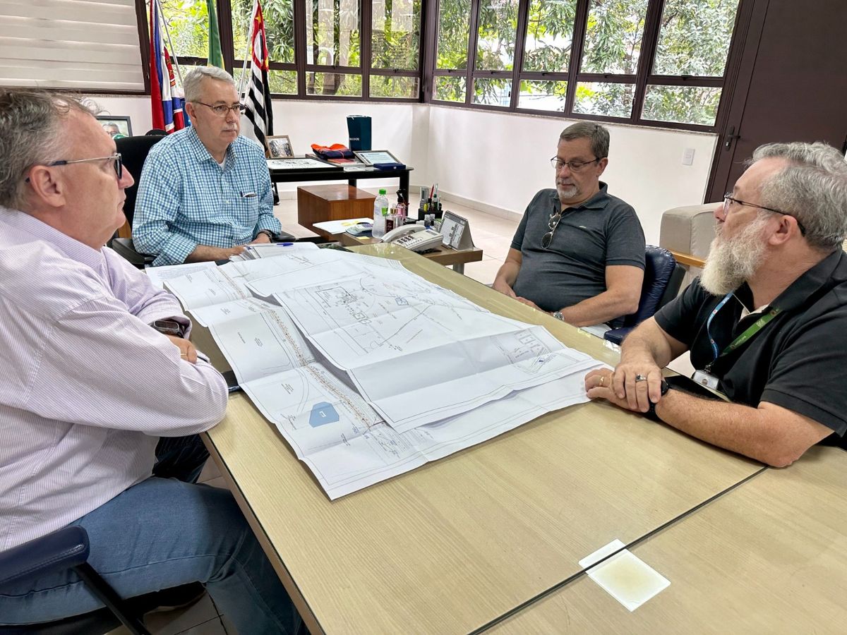 Prefeito Chico assina ordem de serviço para construção de dois novos reservatórios de água