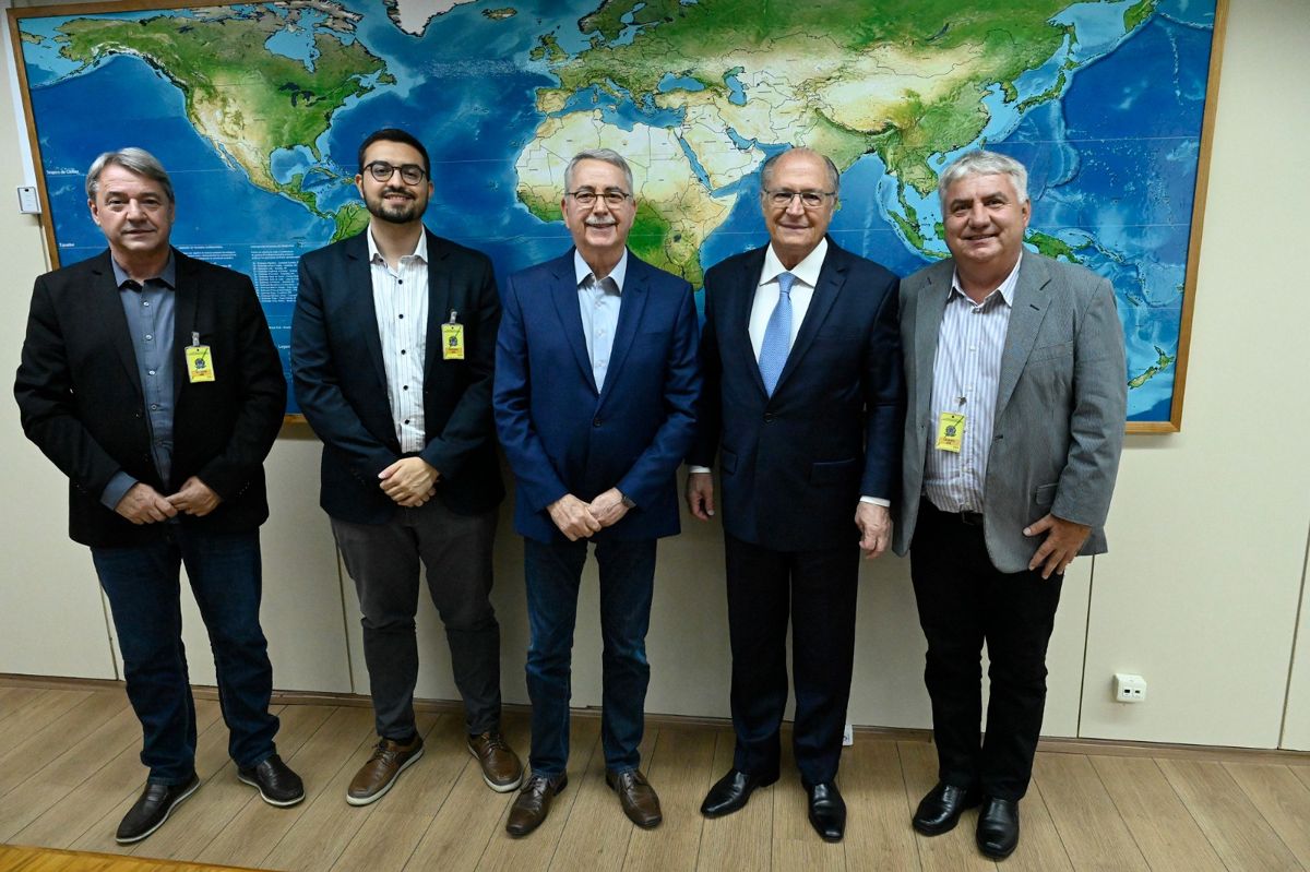 Prefeito Chico Sardelli busca recursos para Americana em Brasília