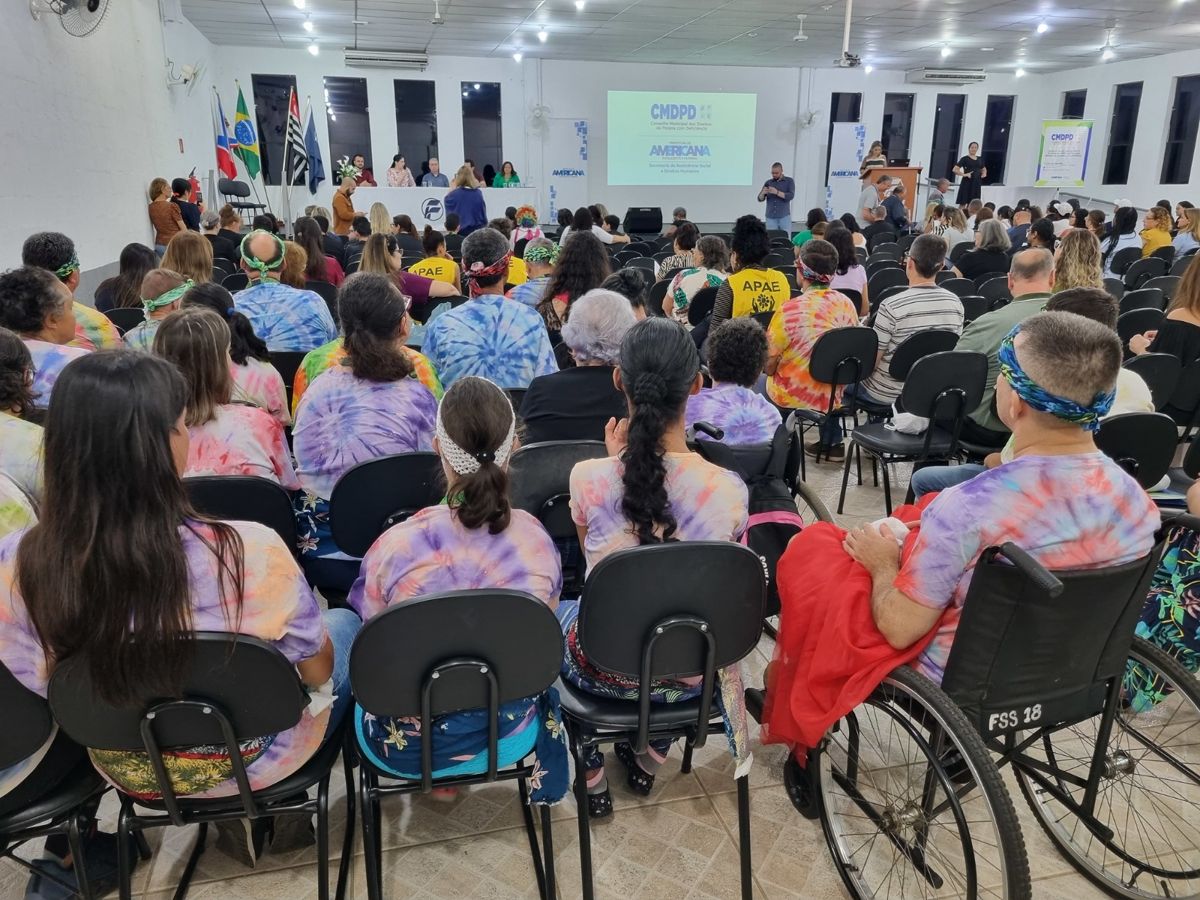 1ª Conferência dos Direitos da Pessoa com Deficiência reúne 200 participantes