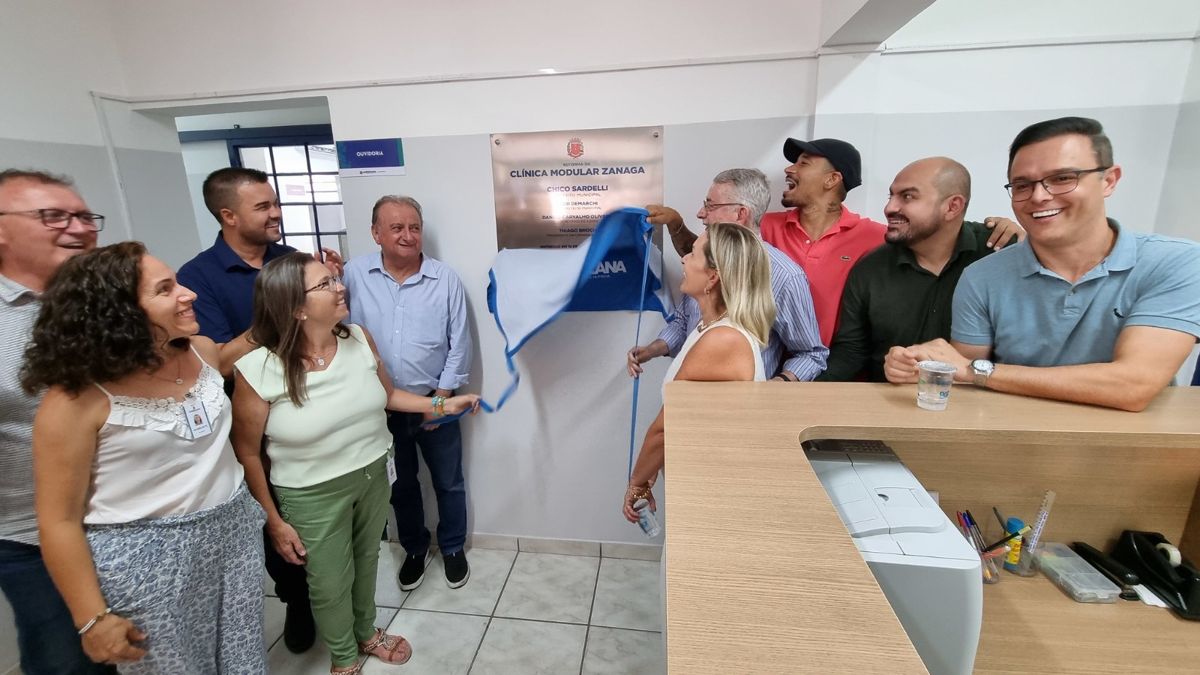 Prefeito Chico entrega revitalização da Clínica Modular no Zanaga