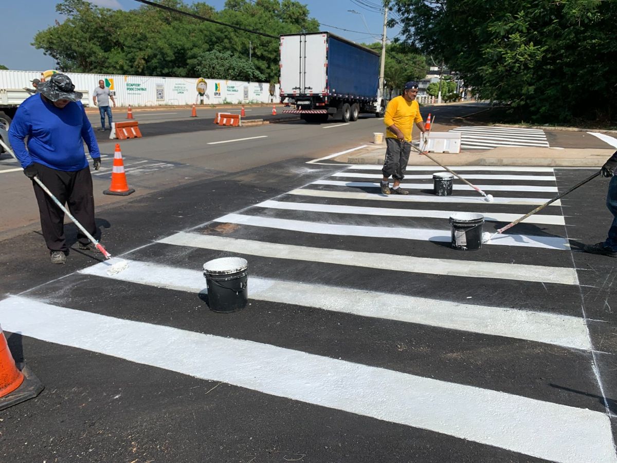 Prefeitura sinaliza novo acesso da Av. Nossa Senhora de Fátima