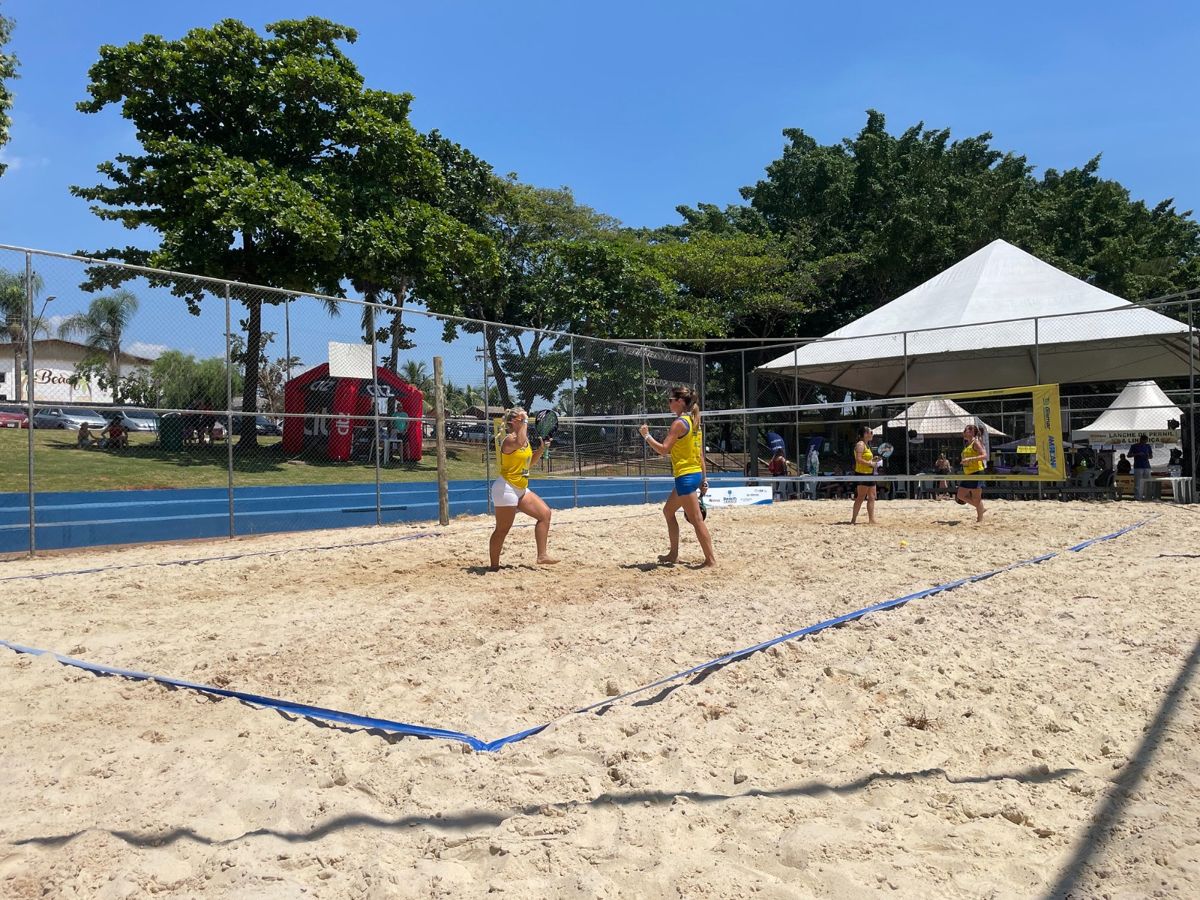 1º Torneio de Beach Tennis leva 1,5 mil pessoas à Praia dos Namorados