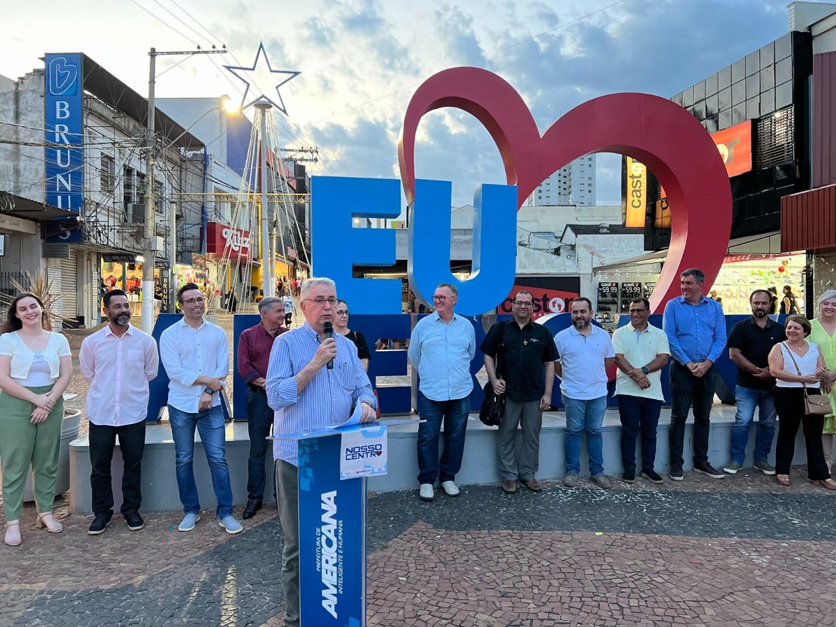 “Nosso Centro”: Prefeito Chico entrega revitalização do Calçadão