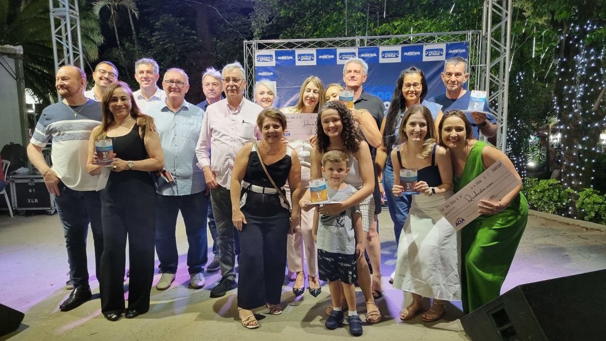 Prefeitura e ACIA entregam premiação aos vencedores do Concurso de Decoração Natalina 2023