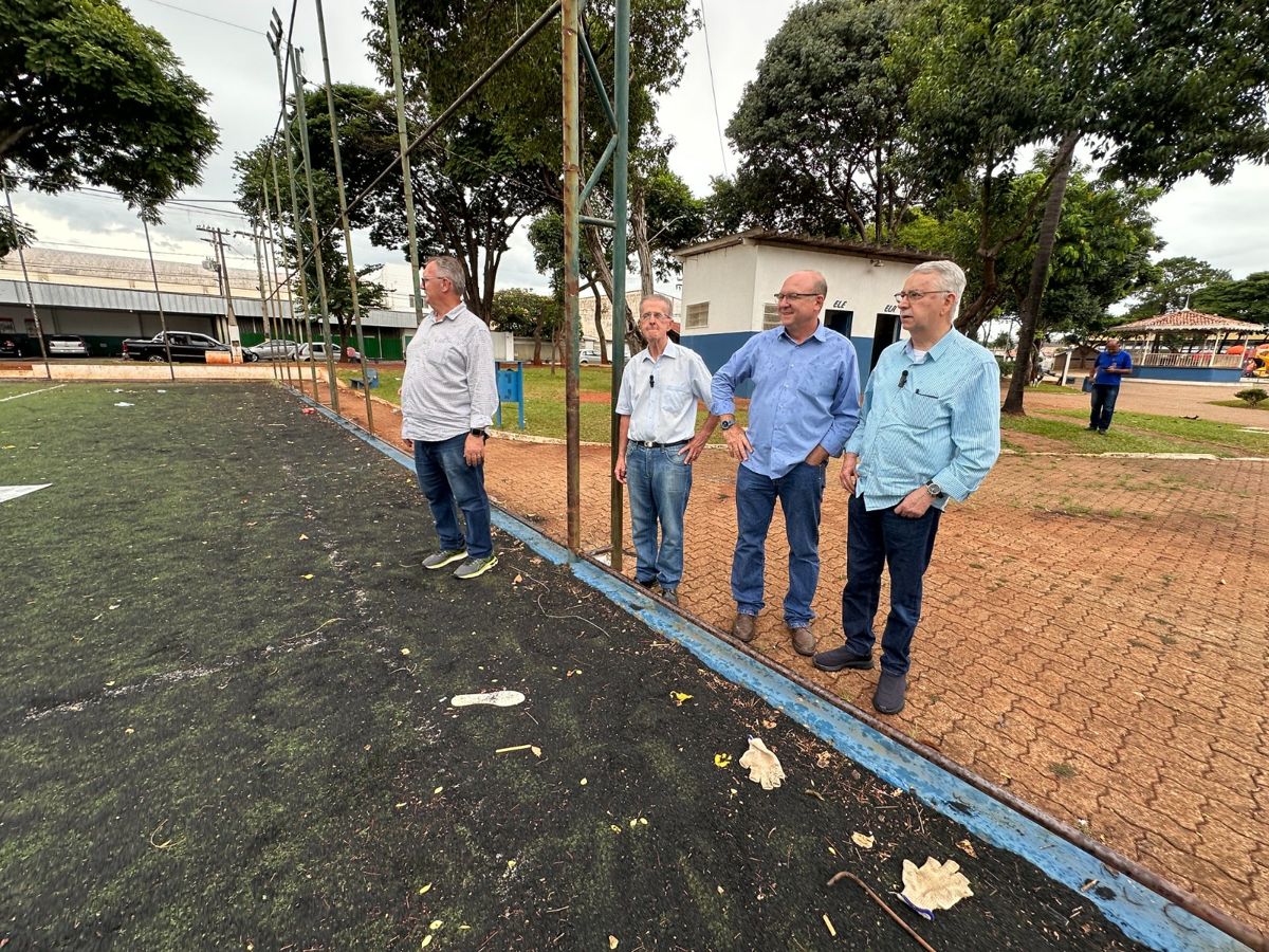 Prefeito Chico acompanha início da revitalização da Praça Oscar Ignácio de Souza