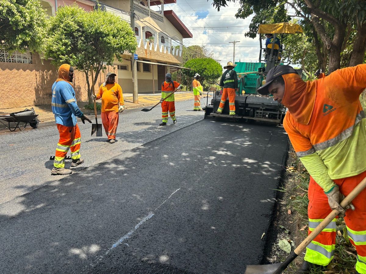 Prefeitura conclui recape de duas vias no Parque Gramado