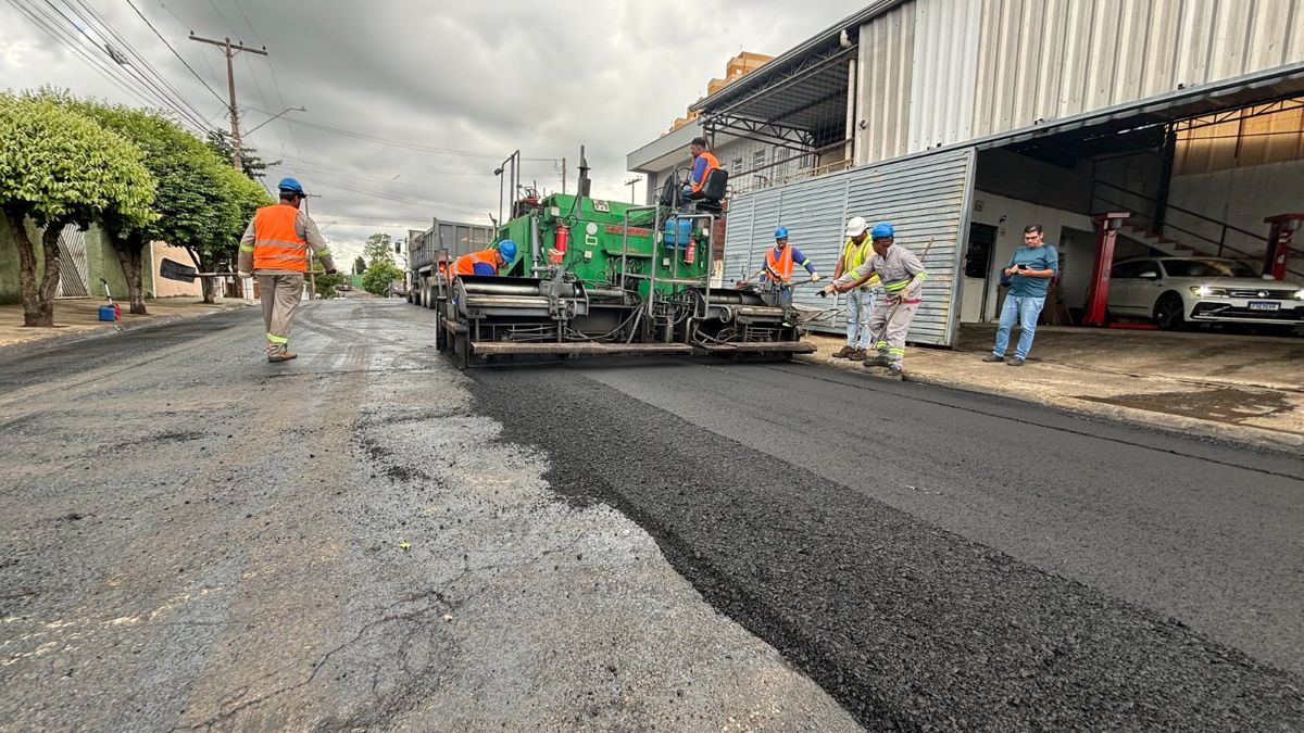 Prefeitura inicia nova frente de recapeamento em Americana