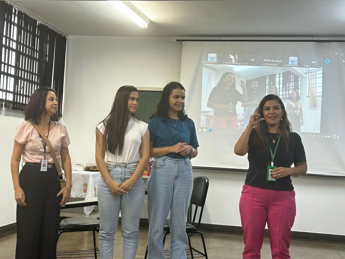 Secretaria de Saúde de Americana conclui curso de Libras para servidores