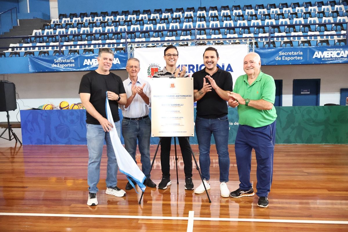 Revitalização da quadra do ginásio do Centro Cívico é entregue pela Prefeitura
