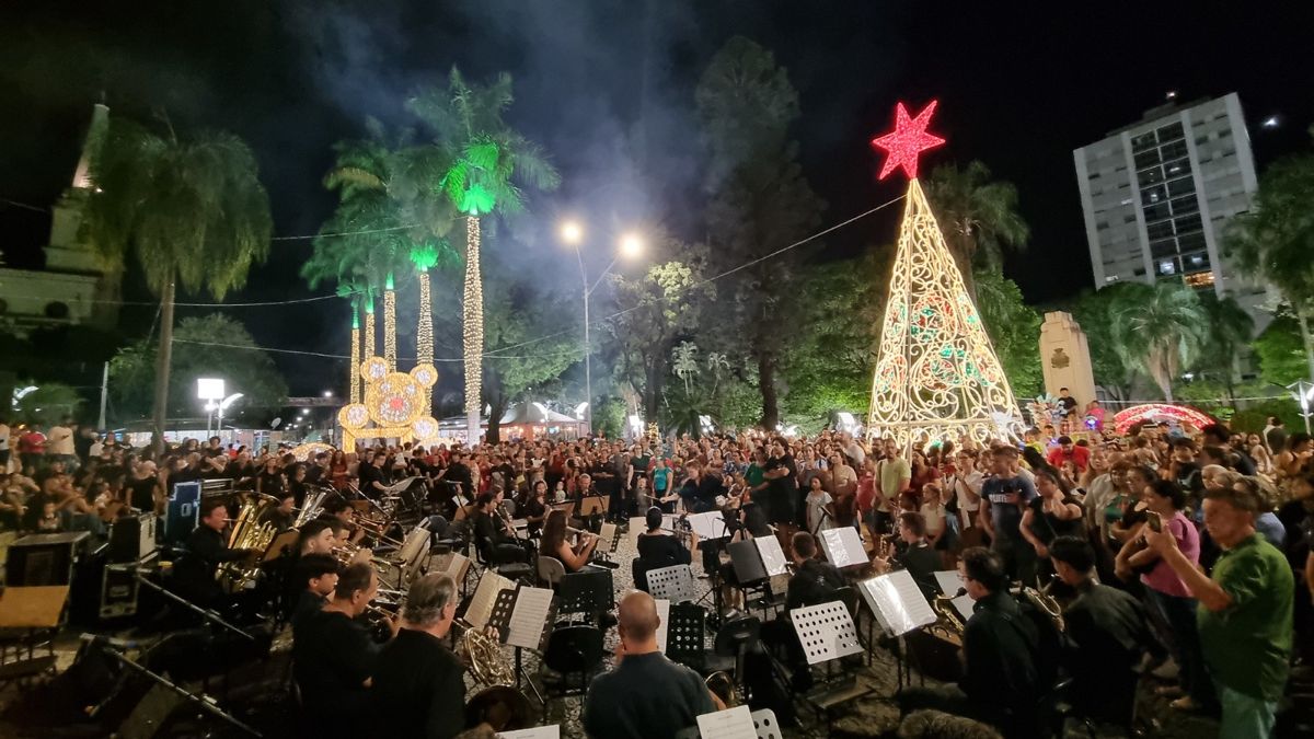 “EnCantos e Luzes de Natal” traz novas atrações a partir de quarta-feira na Praça Comendador Müller