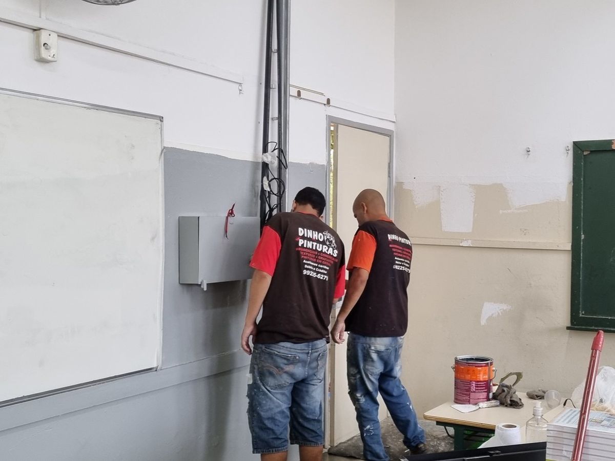 EMEF Jonas Corrêa de Arruda Filho, em Americana, recebe nova pintura interna