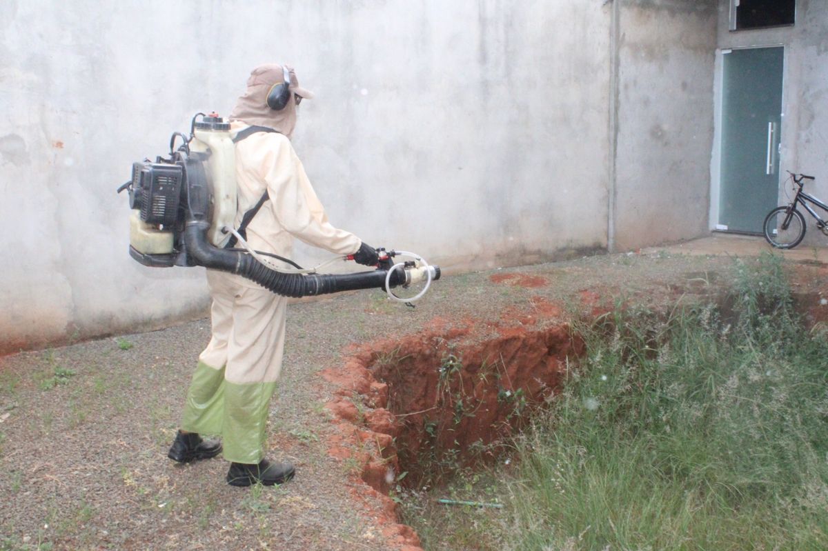 Prefeitura leva nebulização contra a dengue ao Parque Novo Mundo